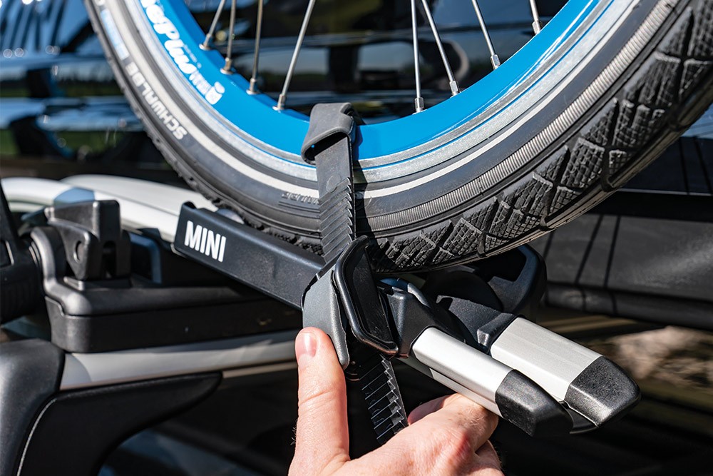 : новий MINI Electric з оригінальними аксесуарами MINI.